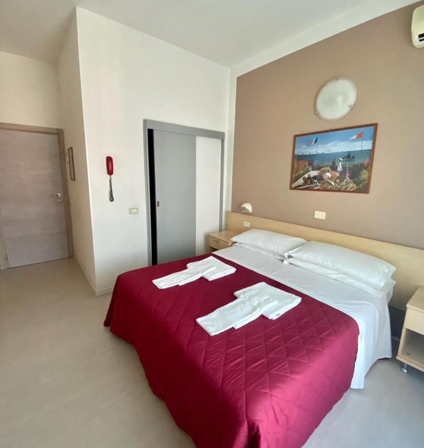 Hotel New Primula Rimini Exteriör bild