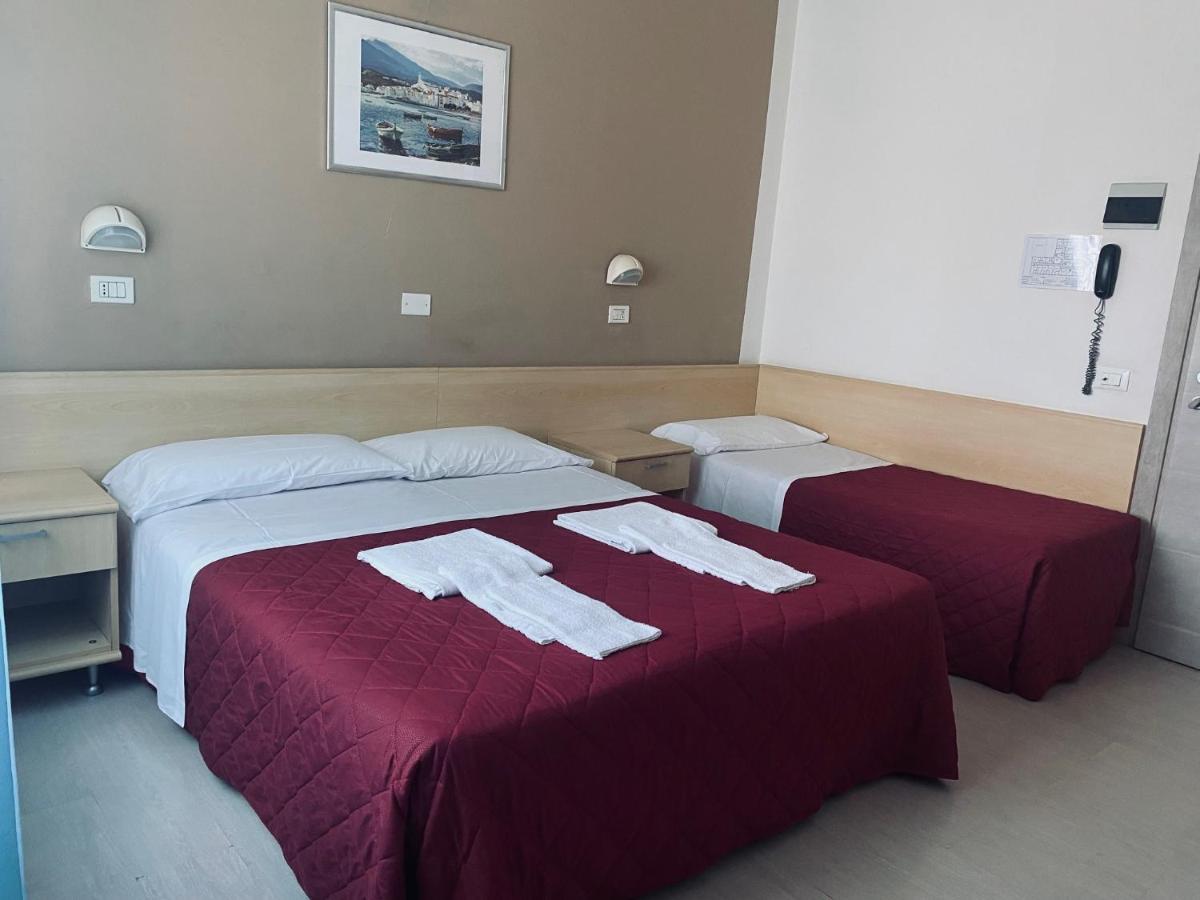 Hotel New Primula Rimini Exteriör bild