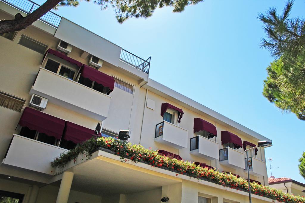 Hotel New Primula Rimini Exteriör bild